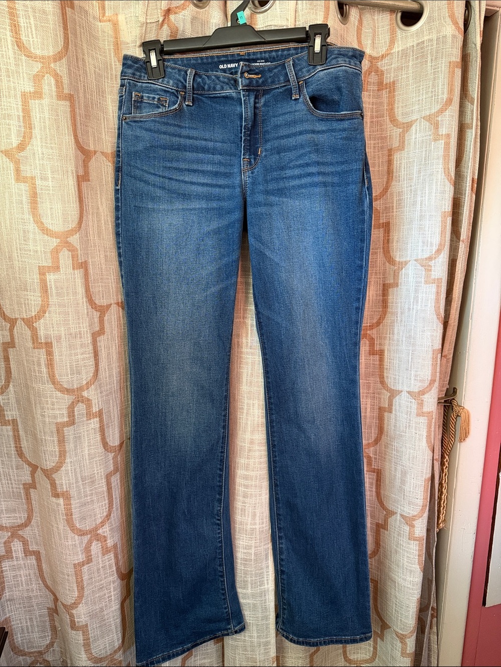 Old Navy Women's Bootcut Jeans in Medium Blue Wash